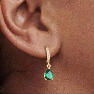 Green Drop Earrings Q283